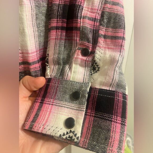 NWT WRANGLER RETRO WOMEN'S LONG SLEEVE
BOYFRIEND FIT SNAP FLANNEL Sz S Pink - Picture 12 of 16